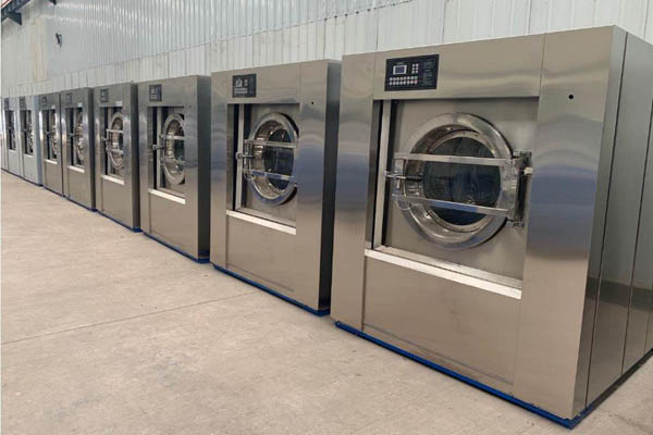 海鑫機電拼速度、高效率地完成7臺工業(yè)洗脫機的發(fā)貨任務(wù)